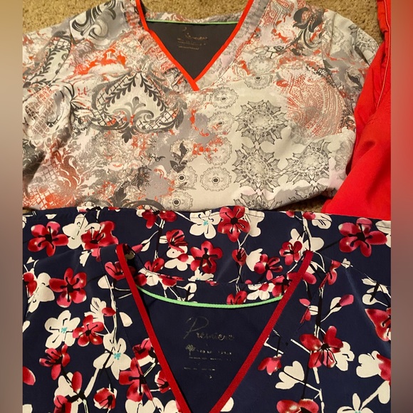 Healing hands Scrub Set - Picture 2 of 5